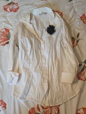 3/$20 Peter Nygard White Blouse with Black Flower